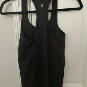 CLASSIC BLACK LULULEMON TANK